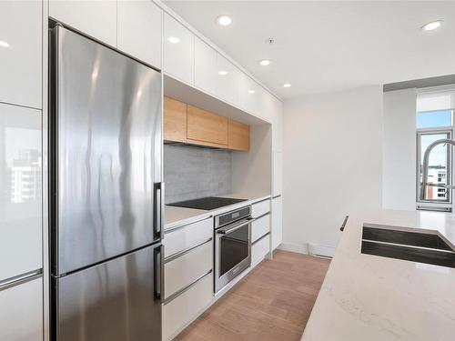 1012-989 Johnson St, Victoria, BC - Indoor Photo Showing Kitchen With Stainless Steel Kitchen With Upgraded Kitchen