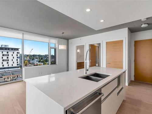 1012-989 Johnson St, Victoria, BC - Indoor Photo Showing Kitchen With Double Sink