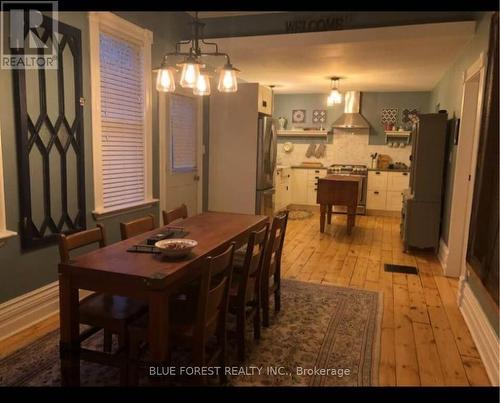 21 Queens Place, London, ON - Indoor Photo Showing Dining Room