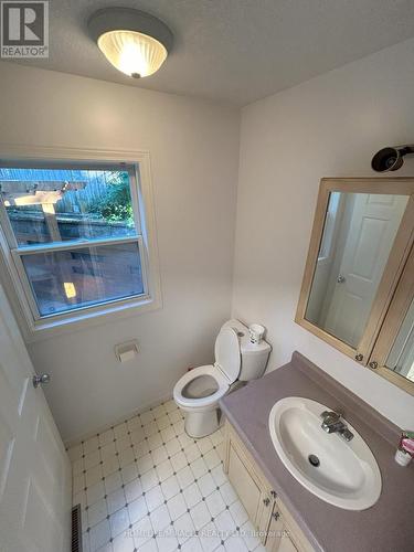 11 Shanley Street, Kitchener, ON - Indoor Photo Showing Bathroom