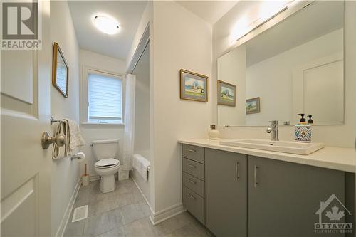 Bedroom 2 Ensuite - 258 Mount Nebo Way, Ottawa, ON - Indoor Photo Showing Bathroom