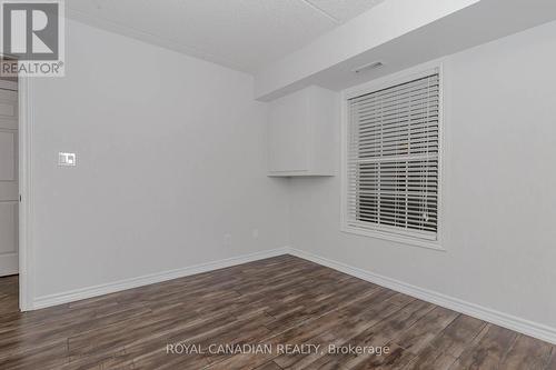 211 - 2055 Appleby Line, Burlington, ON - Indoor Photo Showing Other Room