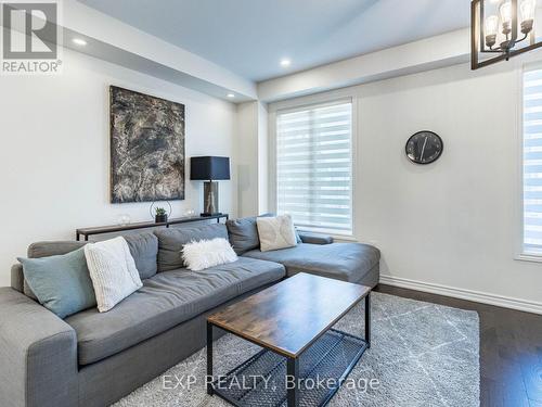 328 Thimbleweed Court, Milton, ON - Indoor Photo Showing Living Room