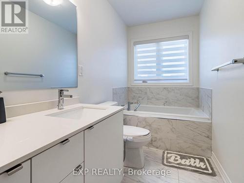 328 Thimbleweed Court, Milton, ON - Indoor Photo Showing Bathroom