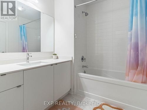 328 Thimbleweed Court, Milton, ON - Indoor Photo Showing Bathroom