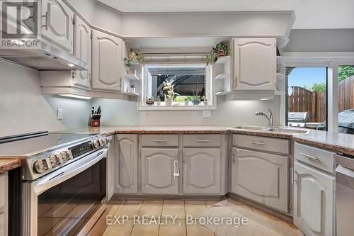 53 Rolling Acres Drive, Kitchener, ON - Indoor Photo Showing Kitchen With Double Sink With Upgraded Kitchen