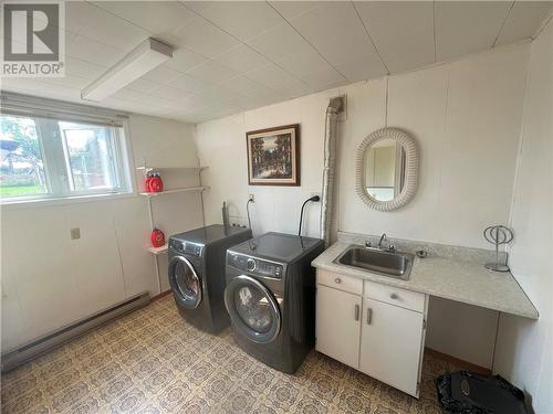 57 Pine Street E, Chapleau, ON - Indoor Photo Showing Laundry Room