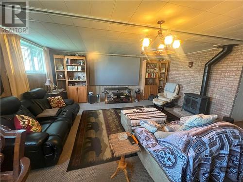 57 Pine Street E, Chapleau, ON - Indoor Photo Showing Living Room