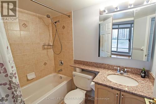 808 - 5508 Yonge Street, Toronto, ON - Indoor Photo Showing Bathroom