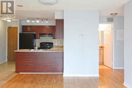 808 - 5508 Yonge Street, Toronto, ON - Indoor Photo Showing Kitchen