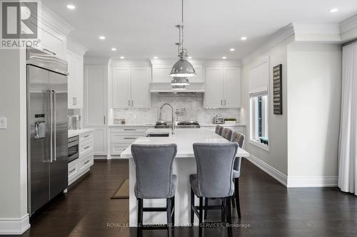 4206 Sarazen Drive, Burlington, ON - Indoor Photo Showing Kitchen With Upgraded Kitchen