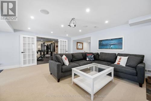 4206 Sarazen Drive, Burlington, ON - Indoor Photo Showing Living Room