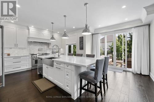 4206 Sarazen Drive, Burlington, ON - Indoor Photo Showing Kitchen With Upgraded Kitchen