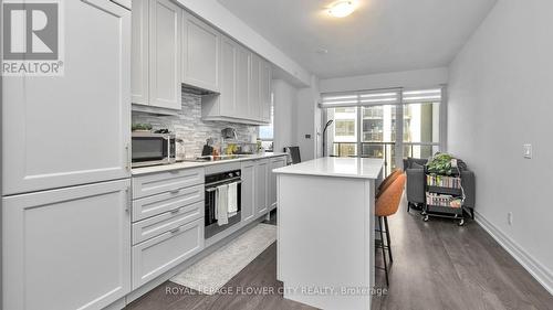 3302 - 36 Elm Drive, Mississauga, ON - Indoor Photo Showing Kitchen With Upgraded Kitchen