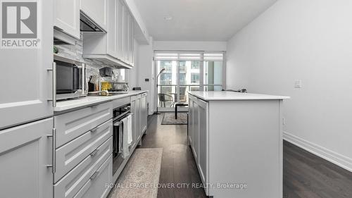 3302 - 36 Elm Drive, Mississauga, ON - Indoor Photo Showing Kitchen