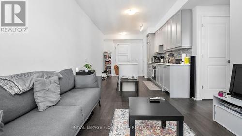 3302 - 36 Elm Drive, Mississauga, ON - Indoor Photo Showing Living Room