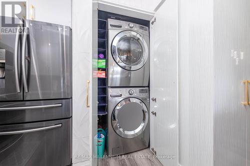 502 - 50 Disera Drive, Vaughan, ON - Indoor Photo Showing Laundry Room