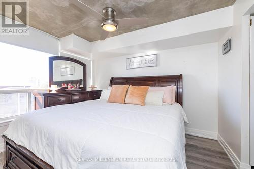 502 - 50 Disera Drive, Vaughan, ON - Indoor Photo Showing Bedroom