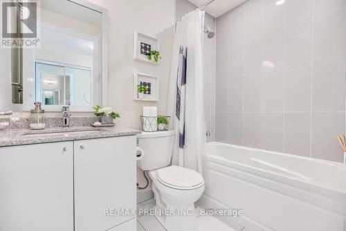 3014 - 35 Watergarden Drive, Mississauga, ON - Indoor Photo Showing Bathroom