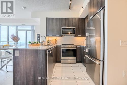 3014 - 35 Watergarden Drive, Mississauga, ON - Indoor Photo Showing Kitchen With Upgraded Kitchen