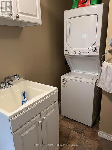 1523 Mount Albert Road E, East Gwillimbury, ON - Indoor Photo Showing Laundry Room