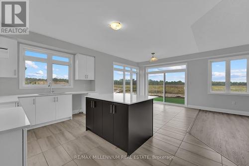 160 Union Boulevard, Wasaga Beach, ON - Indoor Photo Showing Kitchen