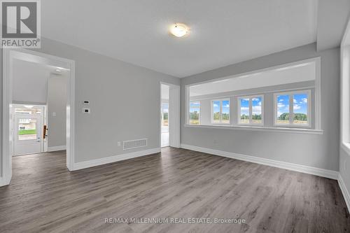 160 Union Boulevard, Wasaga Beach, ON - Indoor Photo Showing Other Room