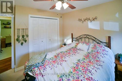 566 Dewan Street, Strathroy-Caradoc (Ne), ON - Indoor Photo Showing Bedroom