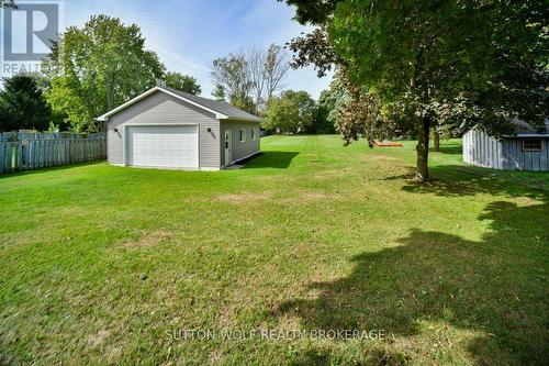 566 Dewan Street, Strathroy-Caradoc (Ne), ON - Outdoor With Backyard