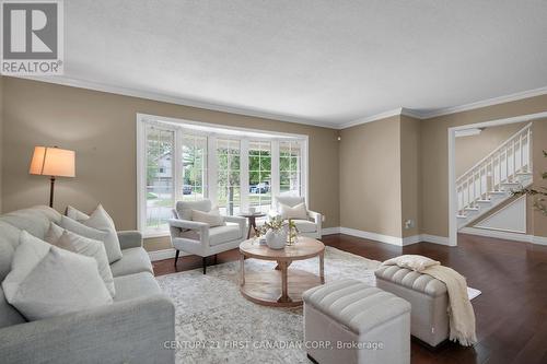 43 Camden Place, London, ON - Indoor Photo Showing Living Room