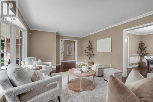 43 Camden Place, London, ON - Indoor Photo Showing Living Room