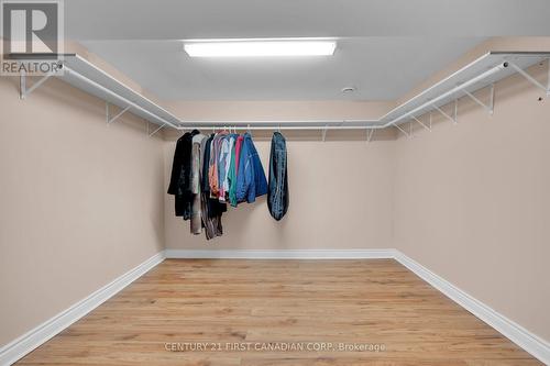 43 Camden Place, London, ON - Indoor With Storage