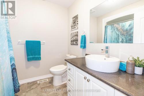 27 Marilyn Avenue S, Wasaga Beach, ON - Indoor Photo Showing Bathroom