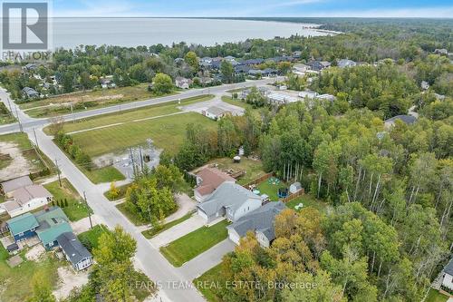 27 Marilyn Avenue S, Wasaga Beach, ON - Outdoor With View