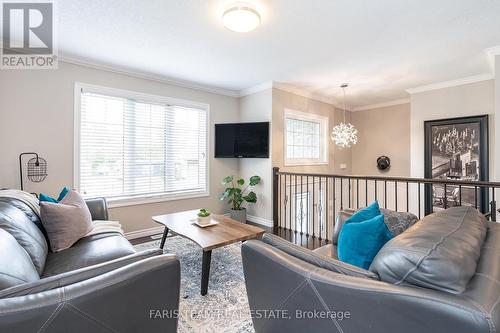 27 Marilyn Avenue S, Wasaga Beach, ON - Indoor Photo Showing Living Room