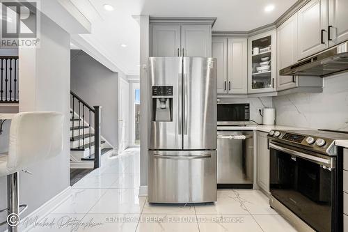 2 - 59 Kenninghall Boulevard, Mississauga, ON - Indoor Photo Showing Kitchen With Stainless Steel Kitchen With Upgraded Kitchen