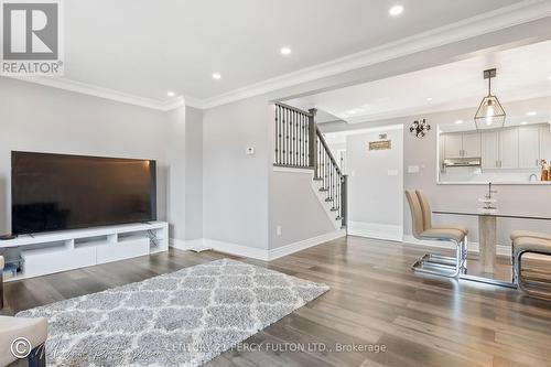 2 - 59 Kenninghall Boulevard, Mississauga, ON - Indoor Photo Showing Living Room