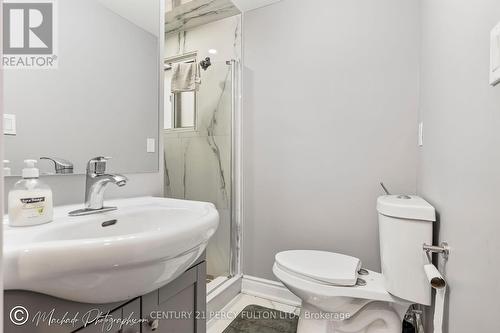 2 - 59 Kenninghall Boulevard, Mississauga, ON - Indoor Photo Showing Bathroom