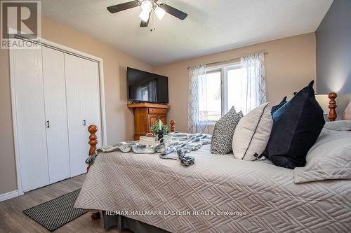 5 Cedar Tree Lane, Kawartha Lakes (Bobcaygeon), ON - Indoor Photo Showing Bedroom