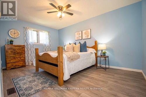 5 Cedar Tree Lane, Kawartha Lakes (Bobcaygeon), ON - Indoor Photo Showing Bedroom