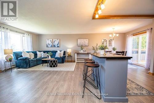 5 Cedar Tree Lane, Kawartha Lakes (Bobcaygeon), ON - Indoor Photo Showing Living Room