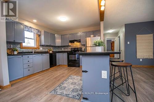 5 Cedar Tree Lane, Kawartha Lakes (Bobcaygeon), ON - Indoor Photo Showing Kitchen