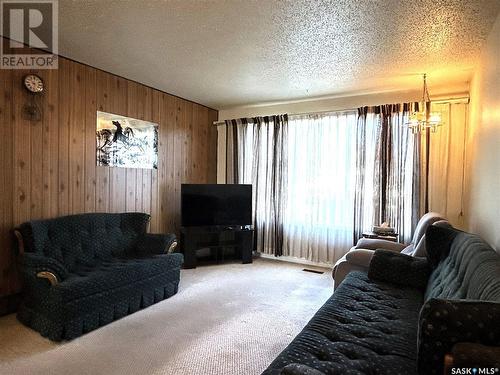 53 Mcgee Crescent, Saskatoon, SK - Indoor Photo Showing Living Room