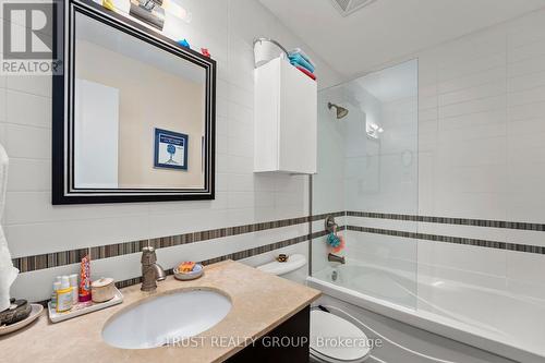 203 - 99 Chandos Avenue, Toronto, ON - Indoor Photo Showing Bathroom