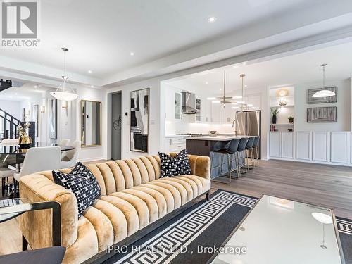 1406 Lobelia Crescent, Milton, ON - Indoor Photo Showing Living Room