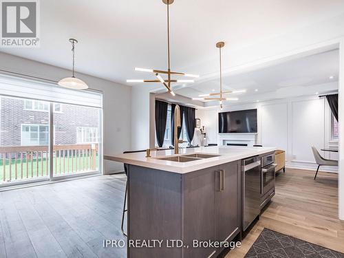 1406 Lobelia Crescent, Milton, ON - Indoor Photo Showing Kitchen With Double Sink