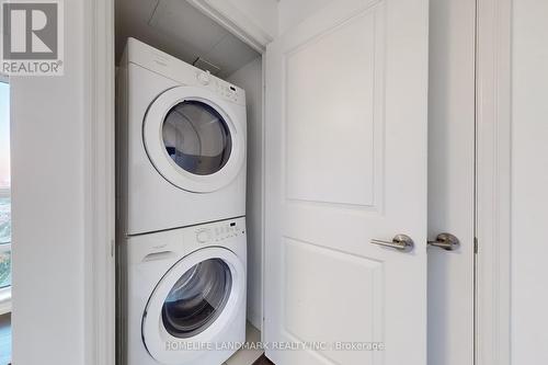 3609 - 2015 Sheppard Avenue E, Toronto, ON - Indoor Photo Showing Laundry Room