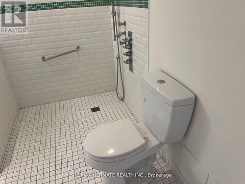 1410 - 3233 Eglinton Avenue E, Toronto, ON - Indoor Photo Showing Bathroom