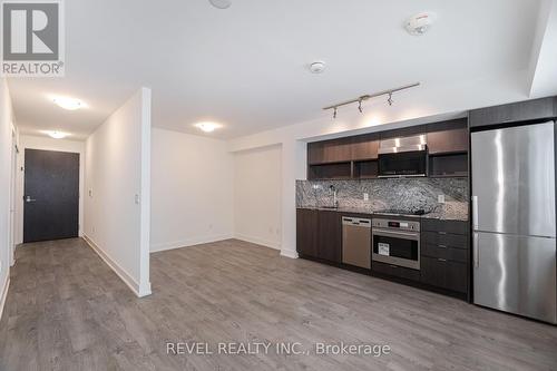 725 - 9 Mabelle Avenue, Toronto, ON - Indoor Photo Showing Kitchen