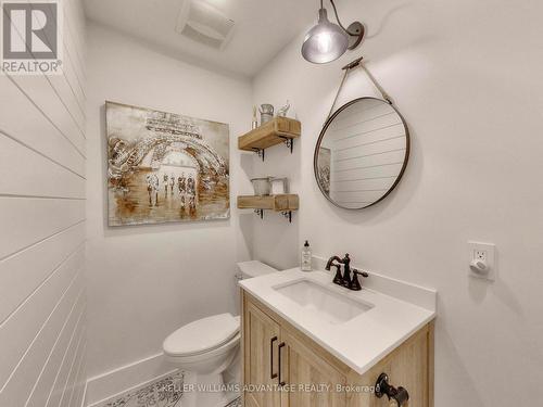 854 Royal York Road, Toronto, ON - Indoor Photo Showing Bathroom